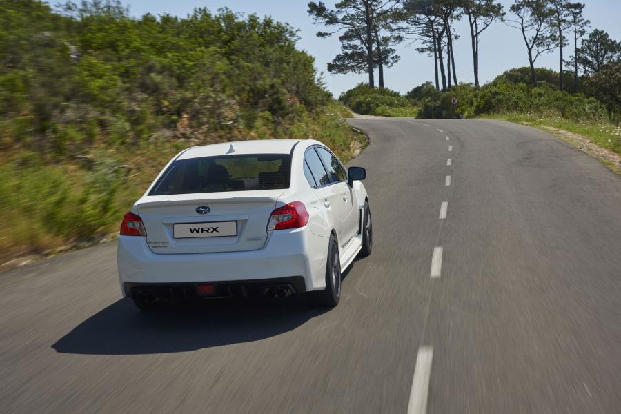  Subaru WRX 2017 года  (ZA) (фото 18 из 40)